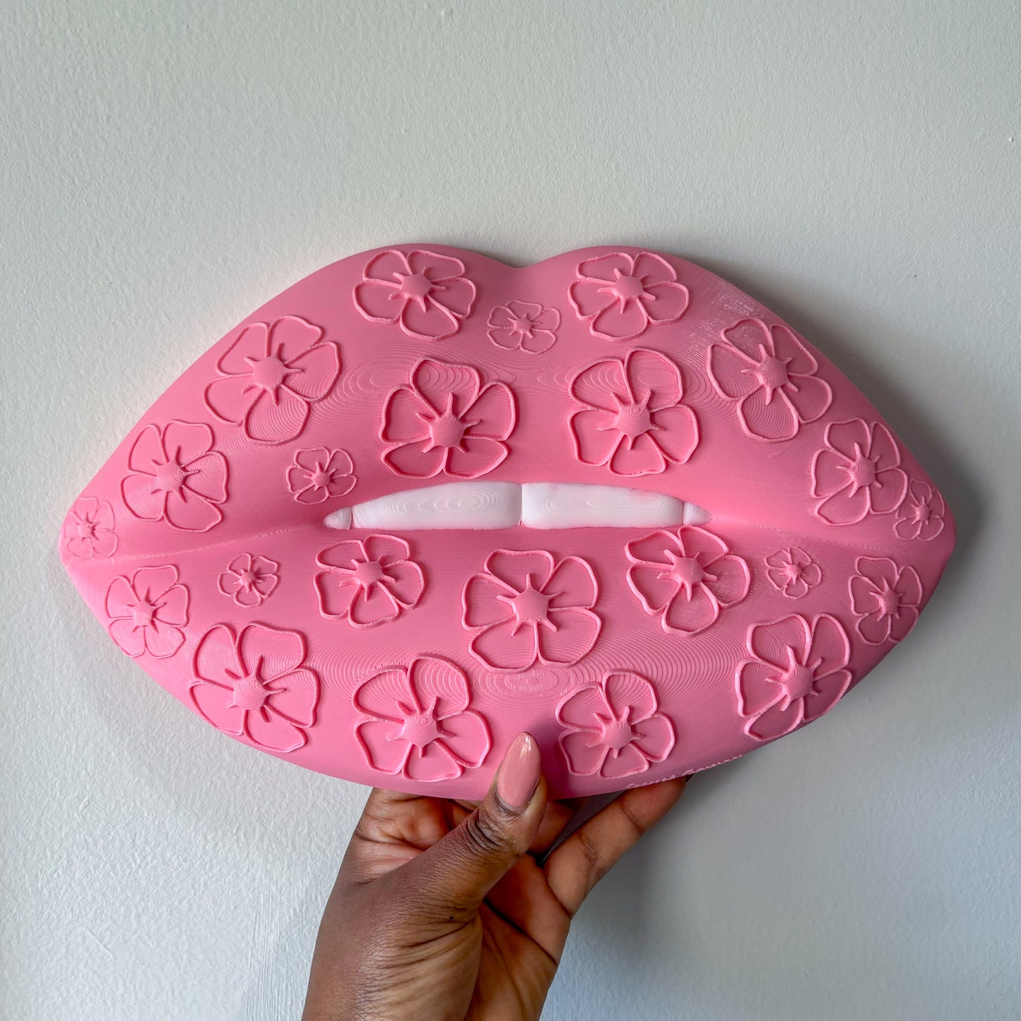 Pink lip wall decor