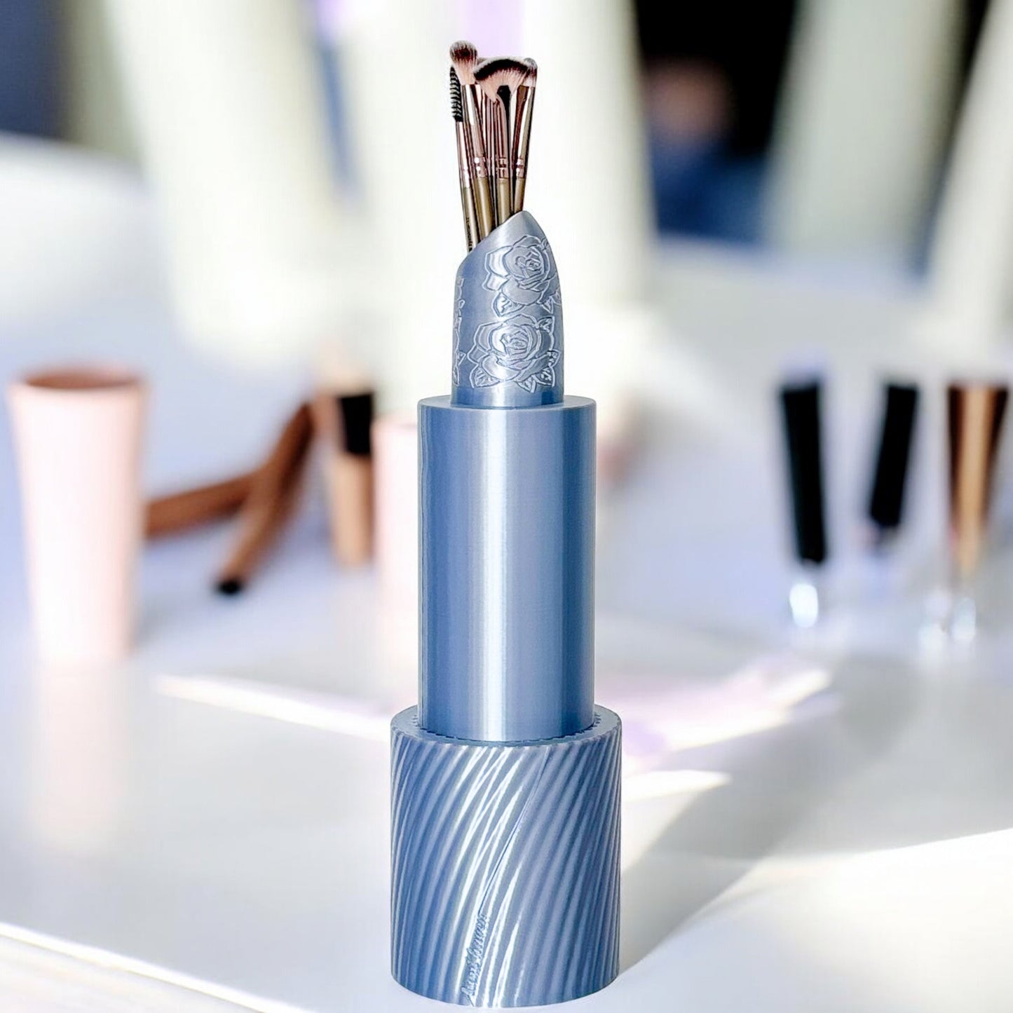 Silver Lipstick Decor
