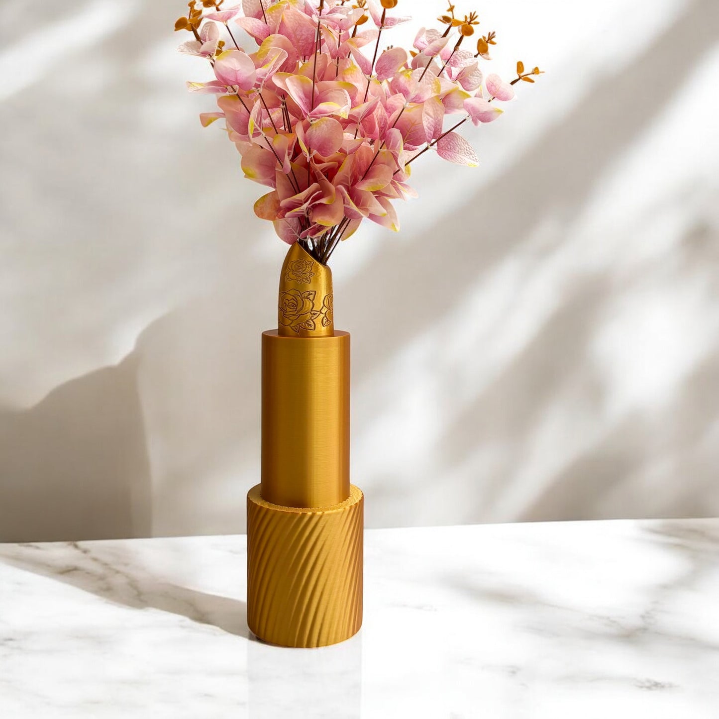 Gold Lipstick Decor
