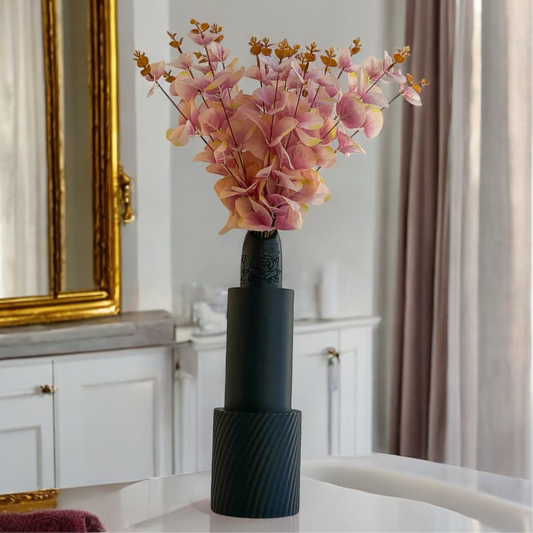 Black Lipstick Decor