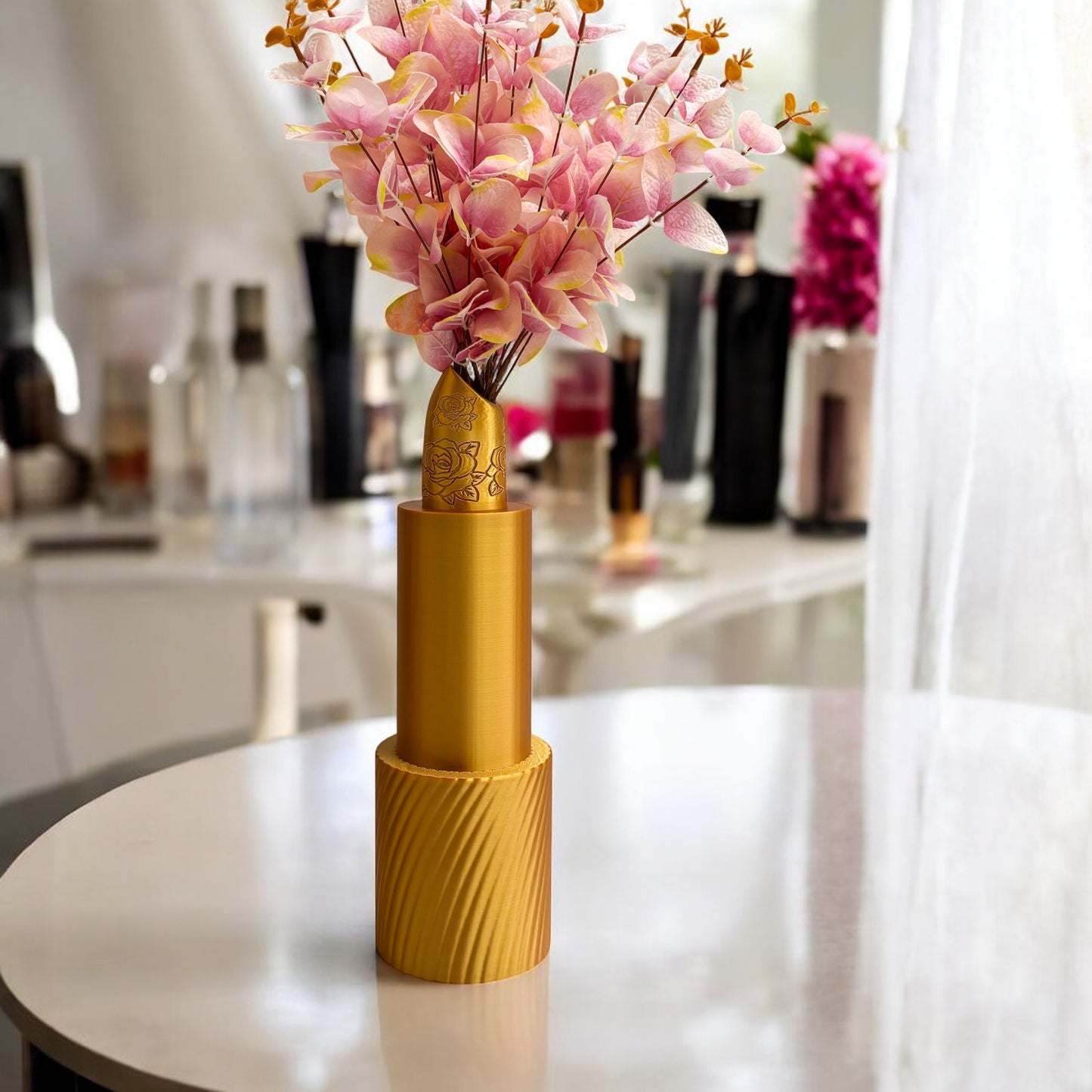 Gold Lipstick Decor