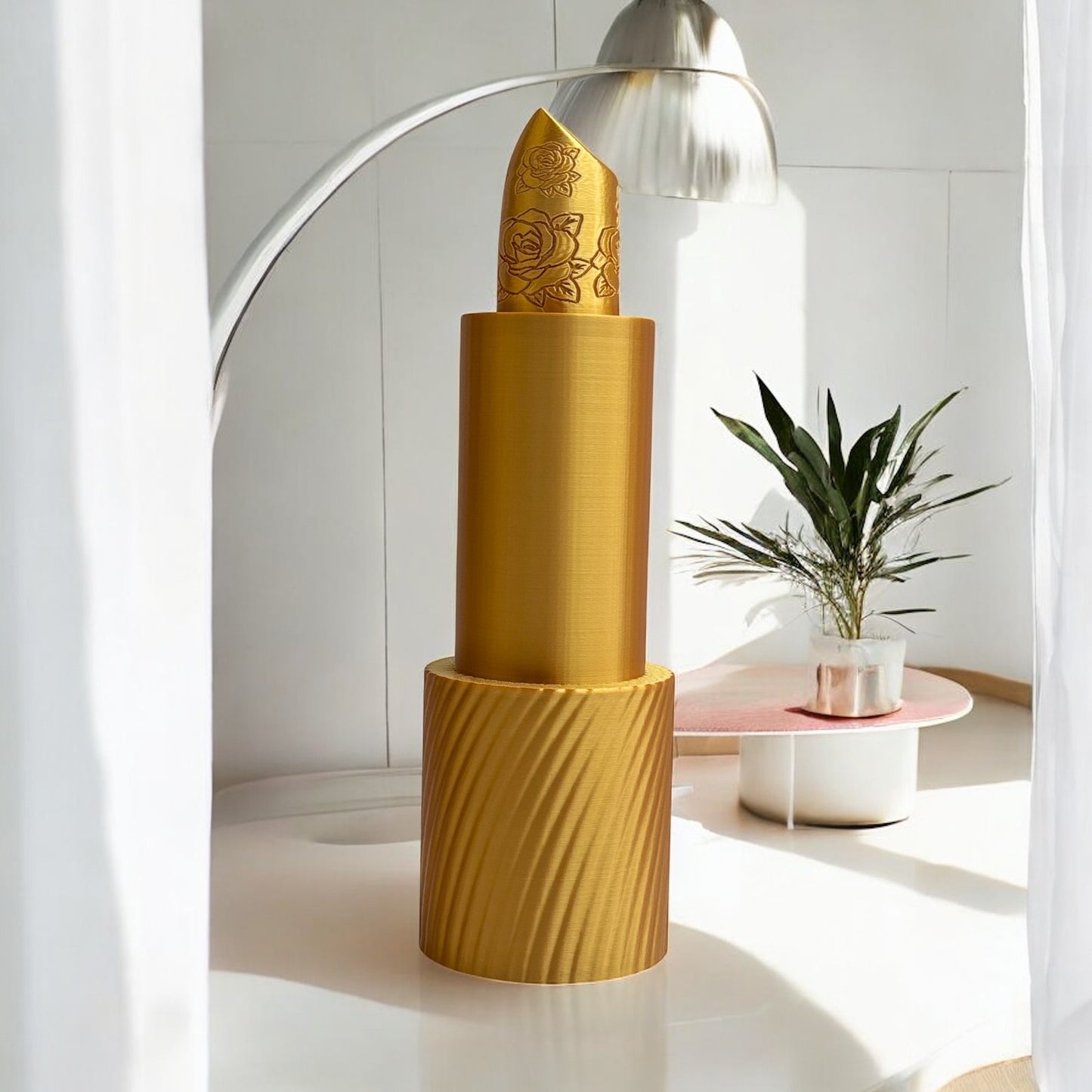 Gold Lipstick Decor
